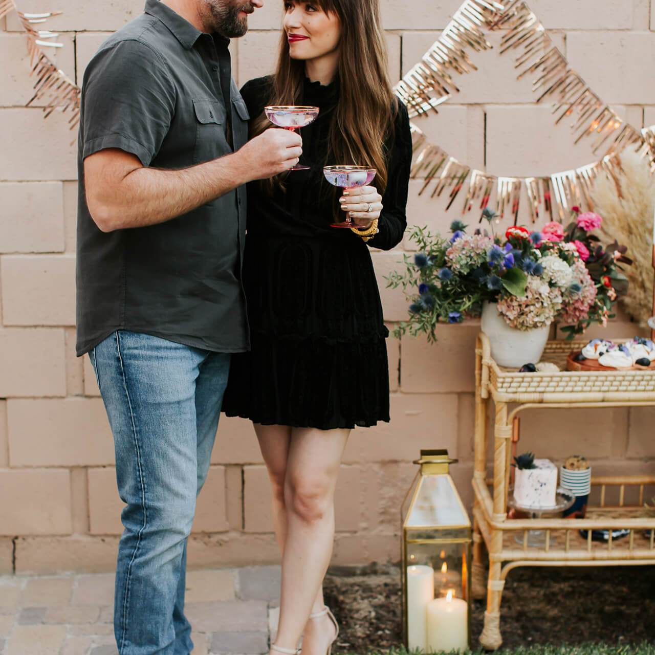 Intimate & Creative Gender Reveal: Mara Ferreira's Evening Celebration